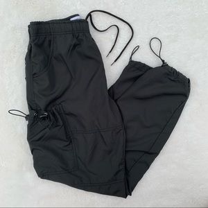 UO Black Nylon Cargo Wind Pants (Size: S)